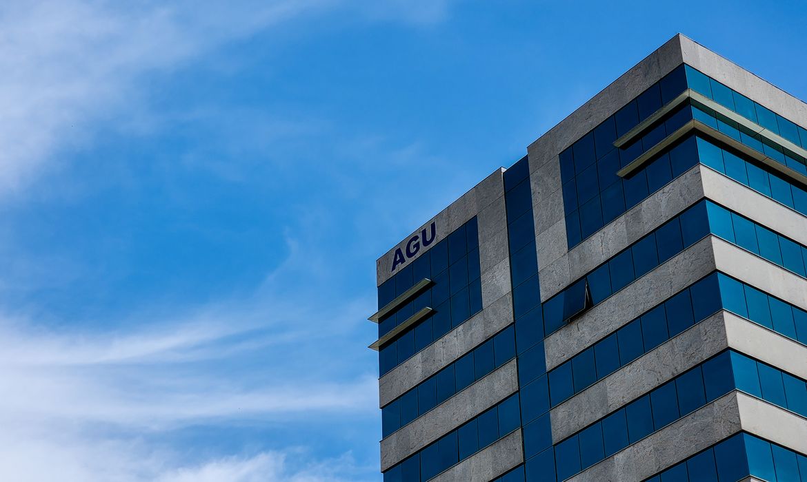 X retira postagem de intolerância religiosa após ação da AGU