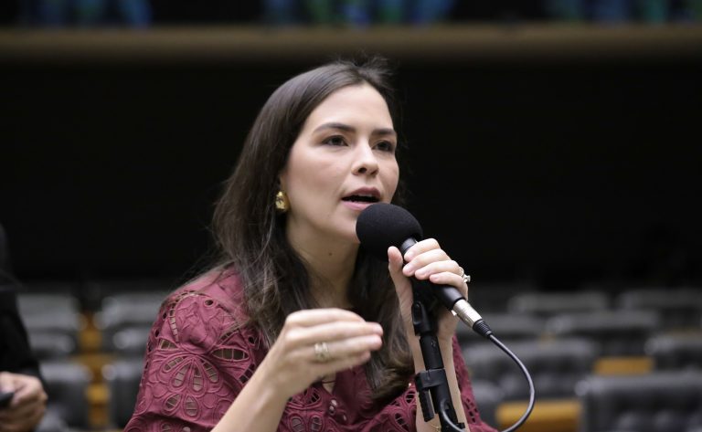 Comissão aprova criação de sistema nacional de informações sobre infância e adolescência