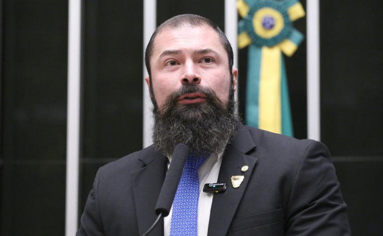 Comissão aprova criação de secretaria nacional para captura de foragidos