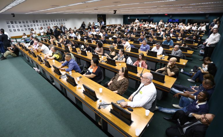 Nova política de CNH amplia acesso e reduz custos, diz secretário