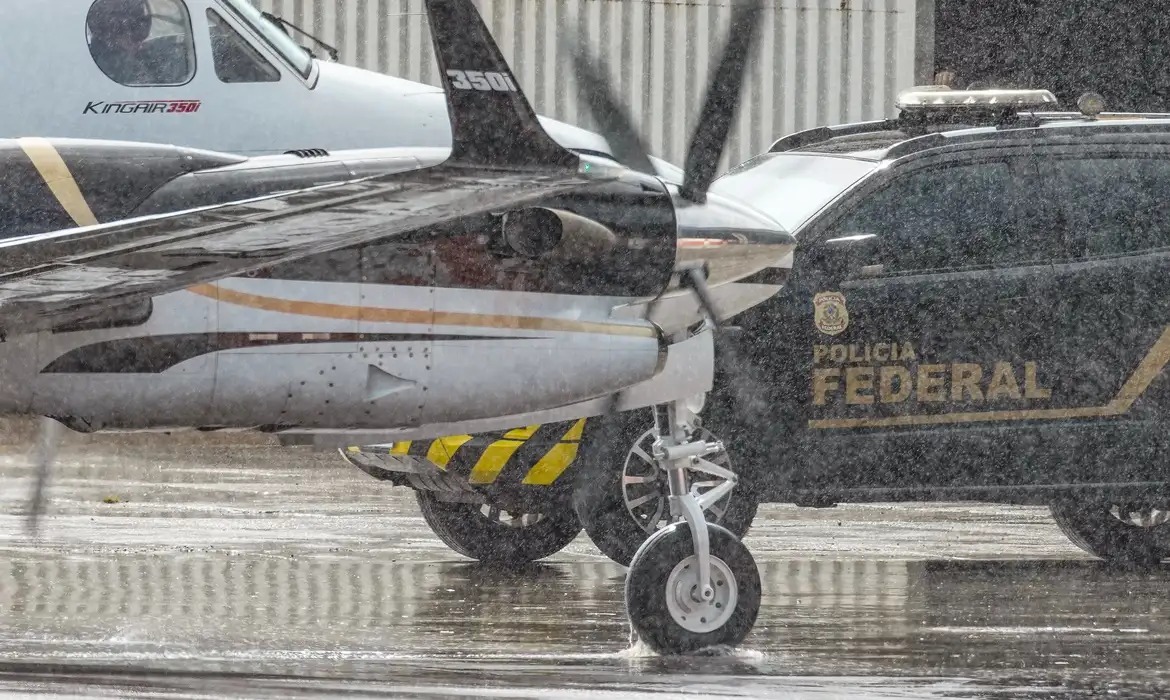 Vorcaro chega a Brasília em voo da PF e vai para presídio federal