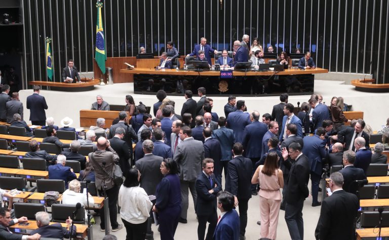 Câmara realiza sessão para eleger deputado que será indicado ao TCU; acompanhe