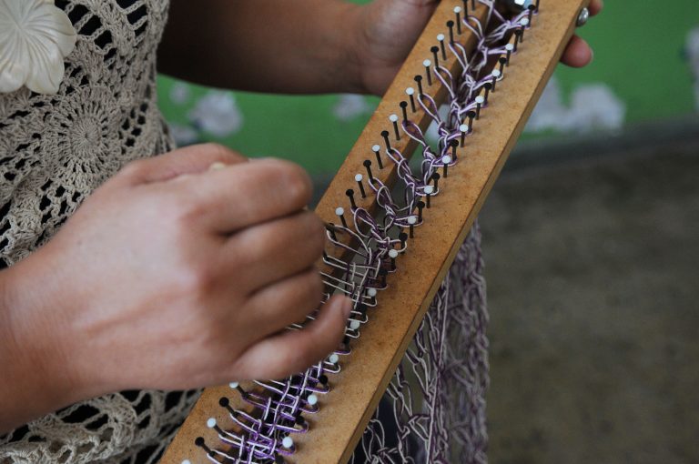 Nova lei incentiva a atividade das mulheres artesãs