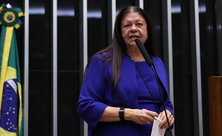 Comissão aprova ordem de pagamento em ações coletivas