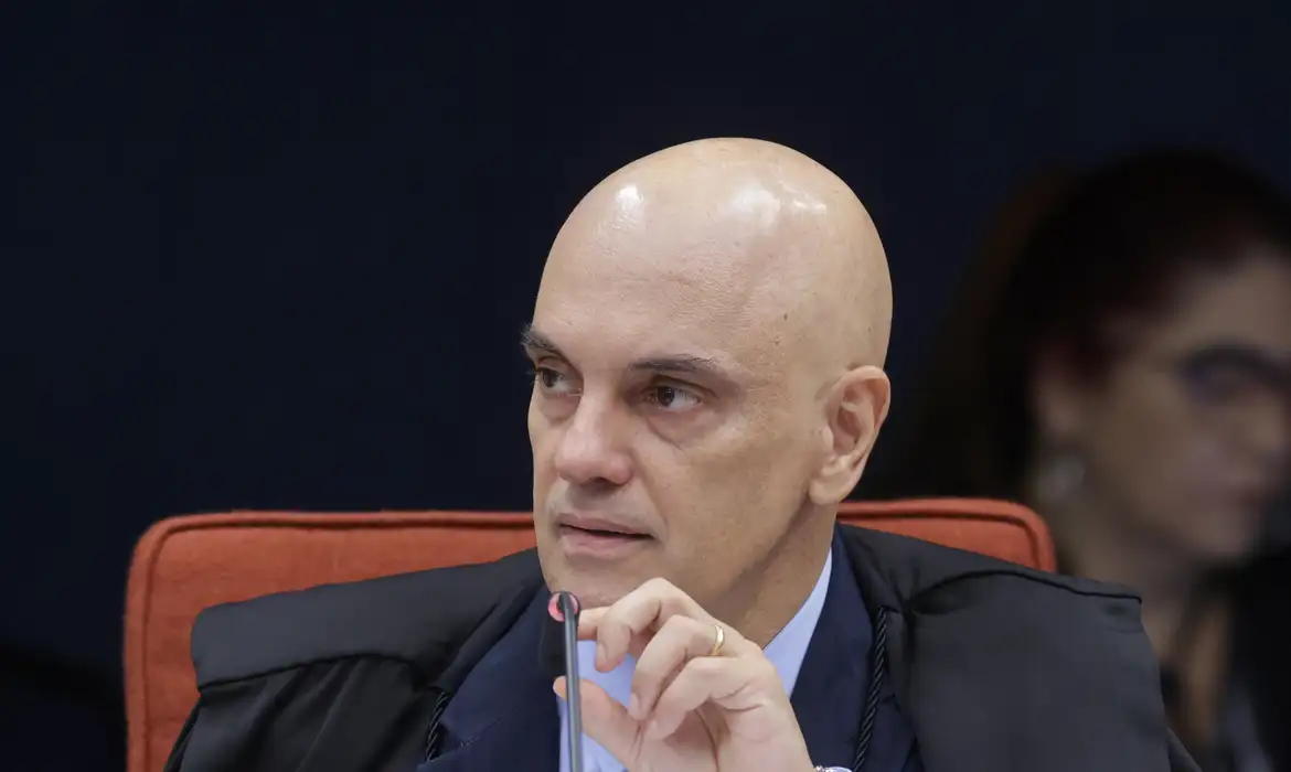 AGU vai pedir para atuar em processo contra Moraes nos EUA