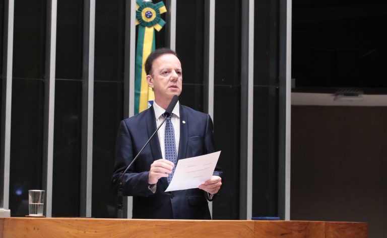 Comissão aprova bônus de 10% em residência para participantes do Mais Médicos
